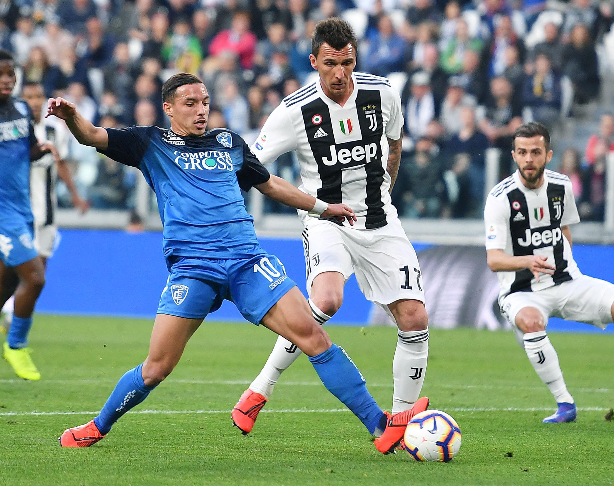 伯纳乌，皇马开出的条件确实诱惑力很大（伯纳乌见证：皇马的条件诱惑十足）