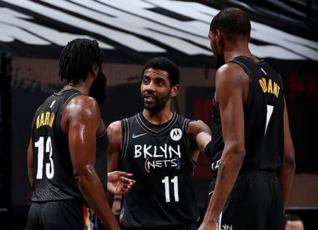 斯基拉：那不勒斯依然想租梅努，球员也想要获得更多出场机会（斯基拉：那不勒斯仍盼租借梅努，球员渴望更多出场时间）