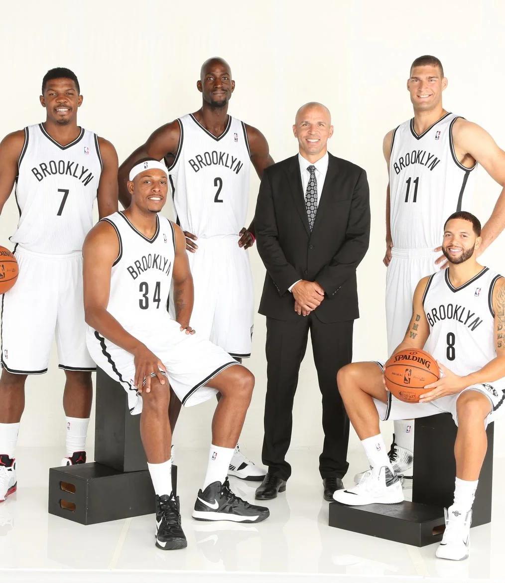 TA：曼城明夏可能签右后卫和右边锋，他们仍在关注利夫拉门托（TA称曼城明夏或引进右后卫与右边锋，仍关注利夫拉门托）