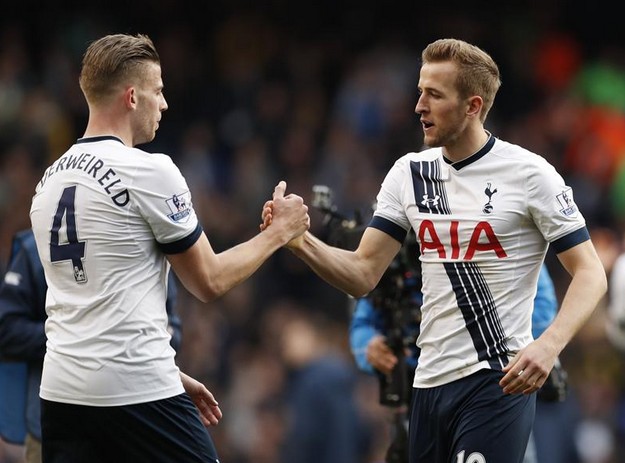 里尔年轻中场布阿迪被多家豪门关注，转会呼声高，期待其未来成为新星。（里尔小将布阿迪获多豪门青睐，转会热度高涨，未来新星可期）