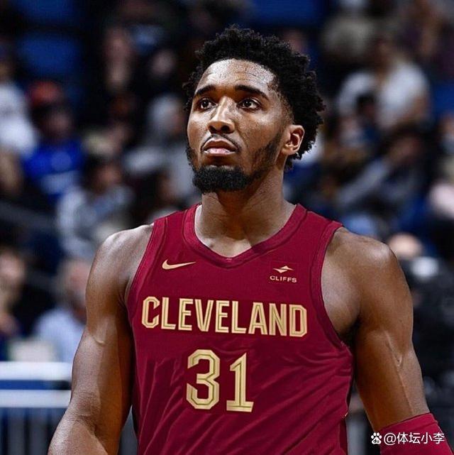 德天空：切尔西仍未正式报价西蒙斯，莱比锡坚持7000万欧要价（德天空：切尔西尚无西蒙斯正式报价，莱比锡坚守7000万欧标价）