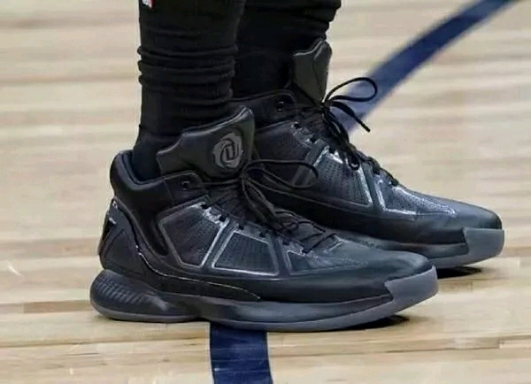 阿拉维斯后卫：巴萨很强，但我们将拼上性命力争带走三分（阿拉维斯后卫：巴萨实力强劲，我们将不惜一切争夺三分）