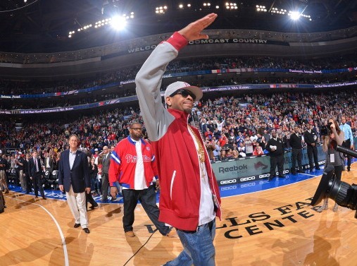 西甲最新积分榜：巴萨4分优势领先皇马居首，马竞黄潜紧随（西甲积分榜更新：巴萨以4分优势力压皇马登顶，马竞与黄潜紧追其后）