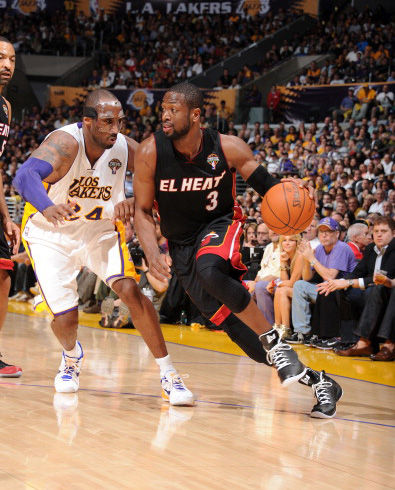 C罗在红海买下“私人堡垒”：仅能乘私人游艇或水上飞机抵达（C罗在红海购置“私人堡垒”，仅限私人游艇或水上飞机登陆）