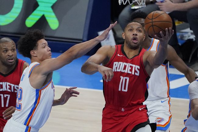 欧冠战报：麦肯尼、戴维联袂破门，尤文2-0轻取帕福斯（欧冠快讯：麦肯尼、戴维先后破门，尤文2-0完胜帕福斯）