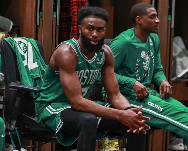 法媒：让热亚尔与巴黎的合同明夏到期，法兰克福等队对他有意（法媒：让热亚尔与巴黎合同将于明夏到期，法兰克福等队有意引进）