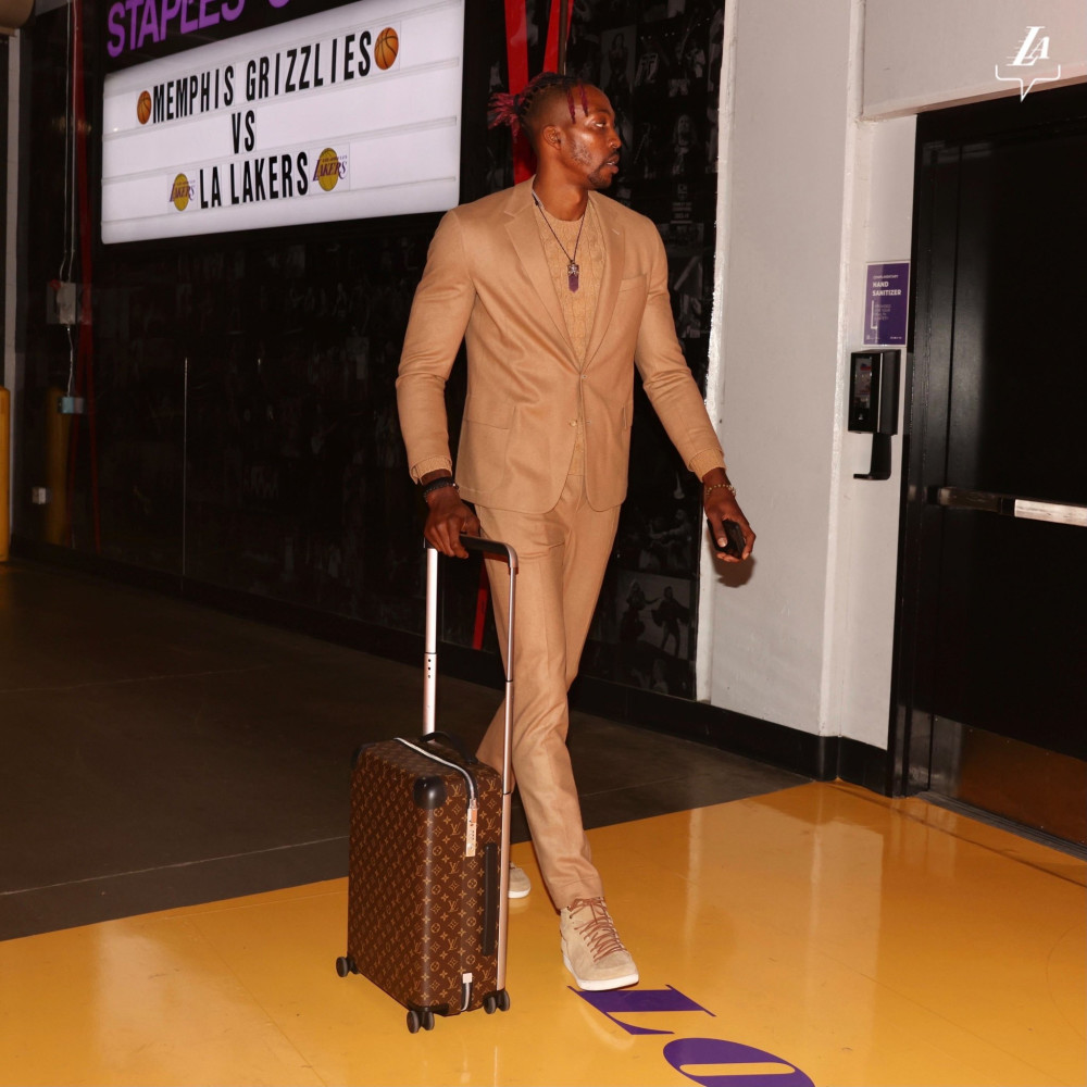 欧文快攻上篮制胜（欧文快下上篮锁定胜局）